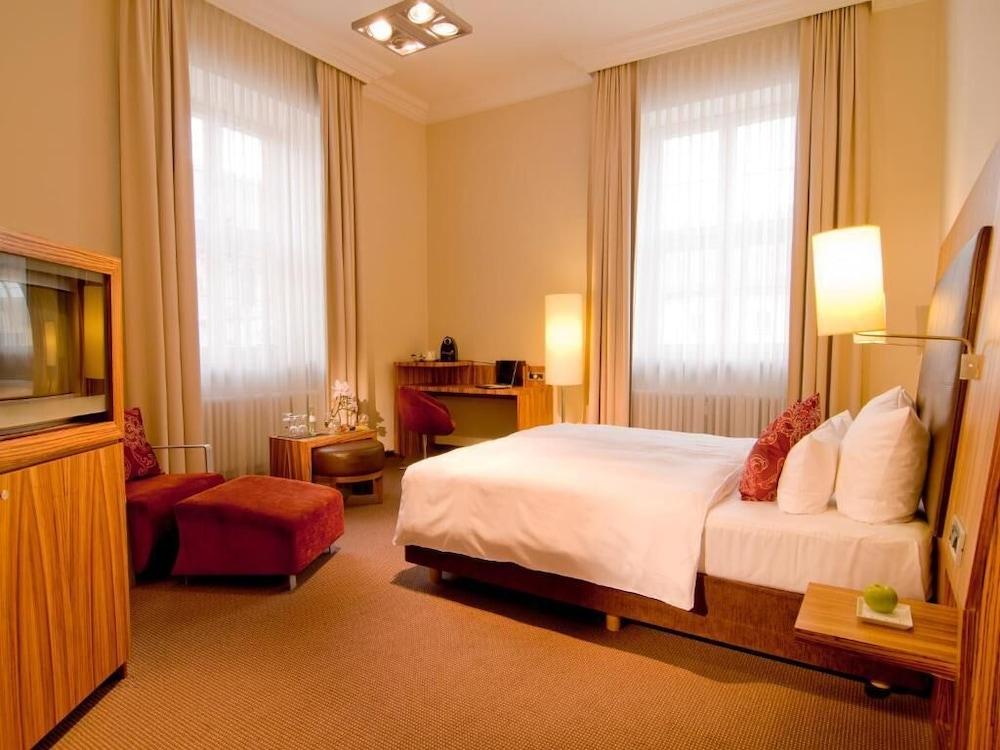 Herzogshof - Boutique-Hotel Am Dom Regensburg Exterior photo