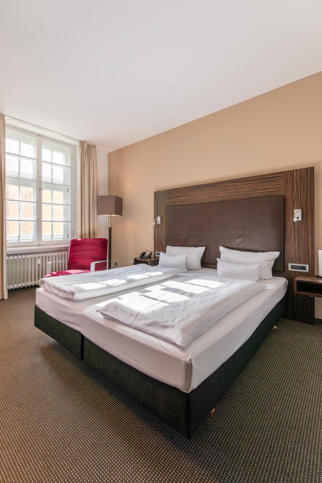 Herzogshof - Boutique-Hotel Am Dom Regensburg Exterior photo