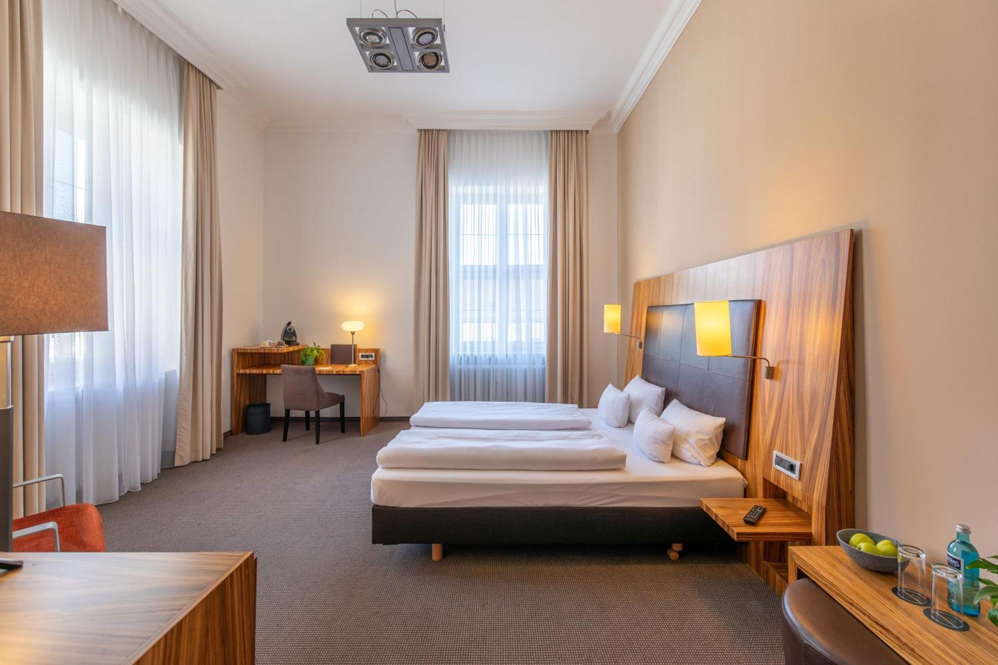 Herzogshof - Boutique-Hotel Am Dom Regensburg Exterior photo